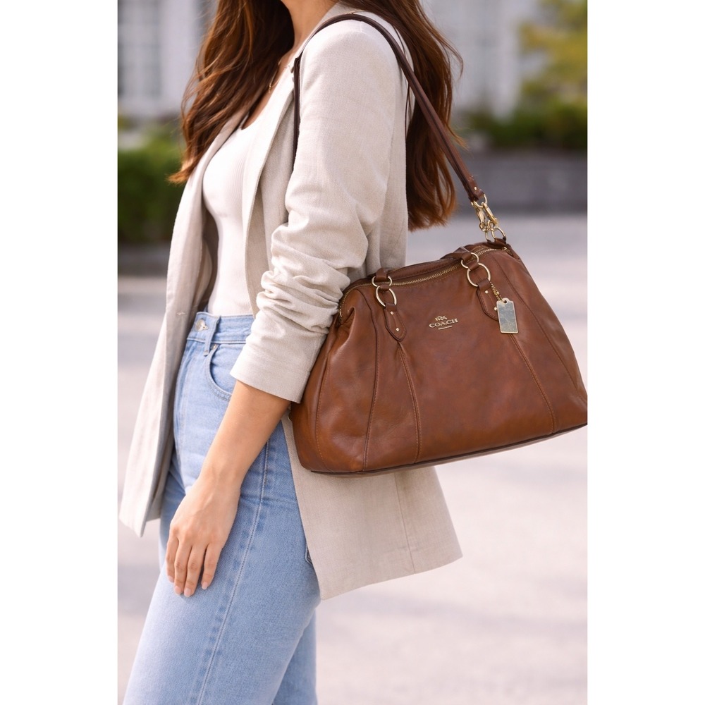 Coach Brown Leather vintage Satchel Handbag Gold Hardware Top Zip Shoulder Bag